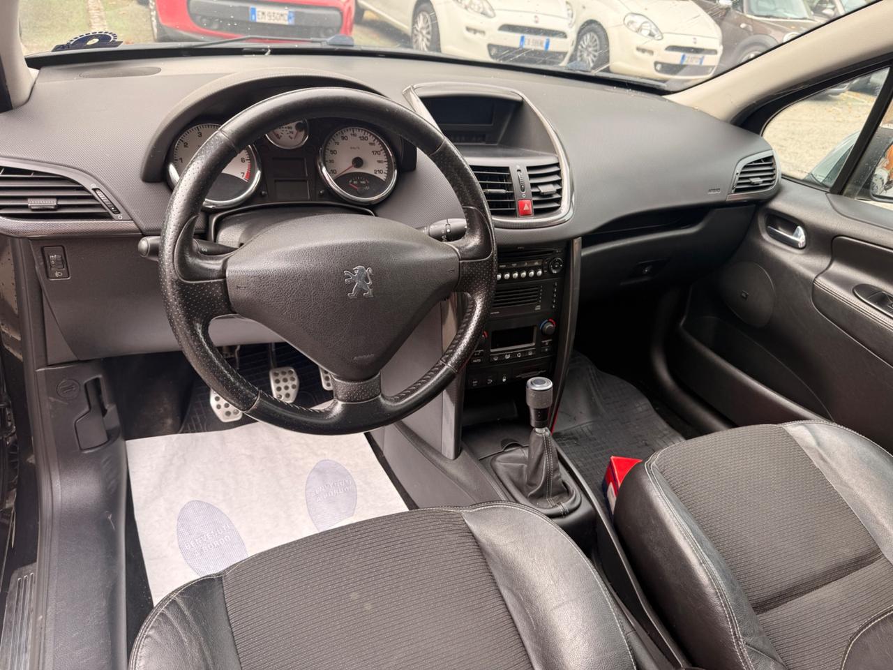 Peugeot 207 1.6 THP 150CV CC Féline