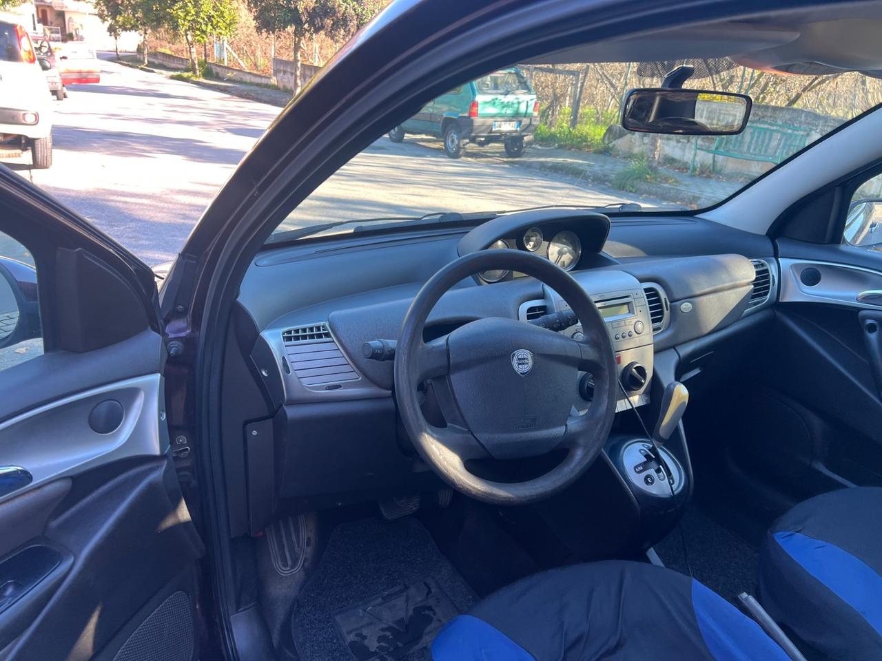Lancia Ypsilon 1.4 benzina cambio automatico