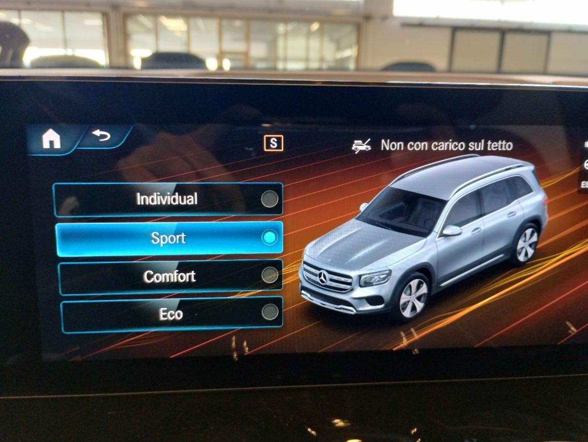 MERCEDES GLB 180d PELLE - TELECAMERA - APPLE - LED - GAR.24 MESI