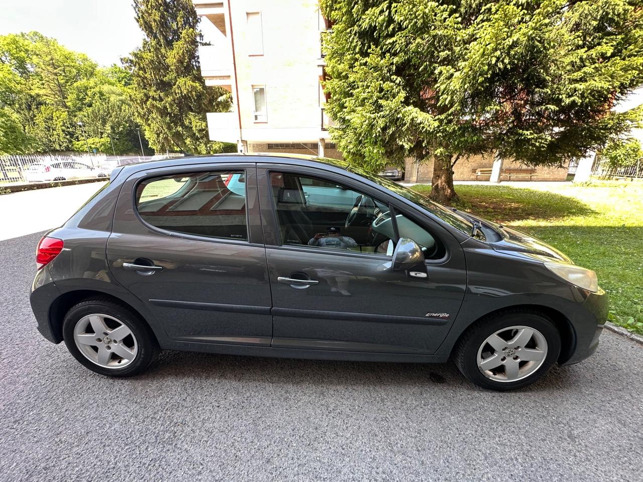 Peugeot 207 1.4 8V 75CV 5p. X Line