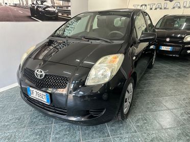 Toyota Yaris 1.0 5 porte Sol