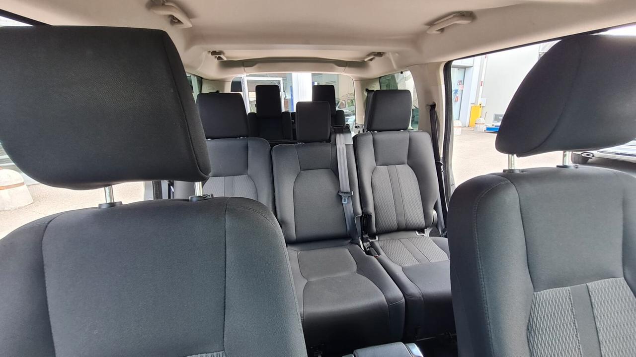 Land Rover Discovery 4 3.0 TDV6 211CV SE