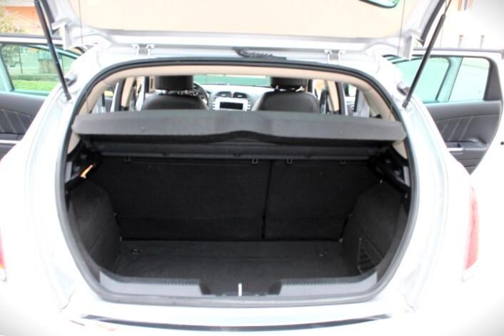 Lancia Delta 1.6 MJT DPF ORO 120CV ESTETICA DA AUTO NUOVA EX PENSIONATO 12 MESI GARANZIA
