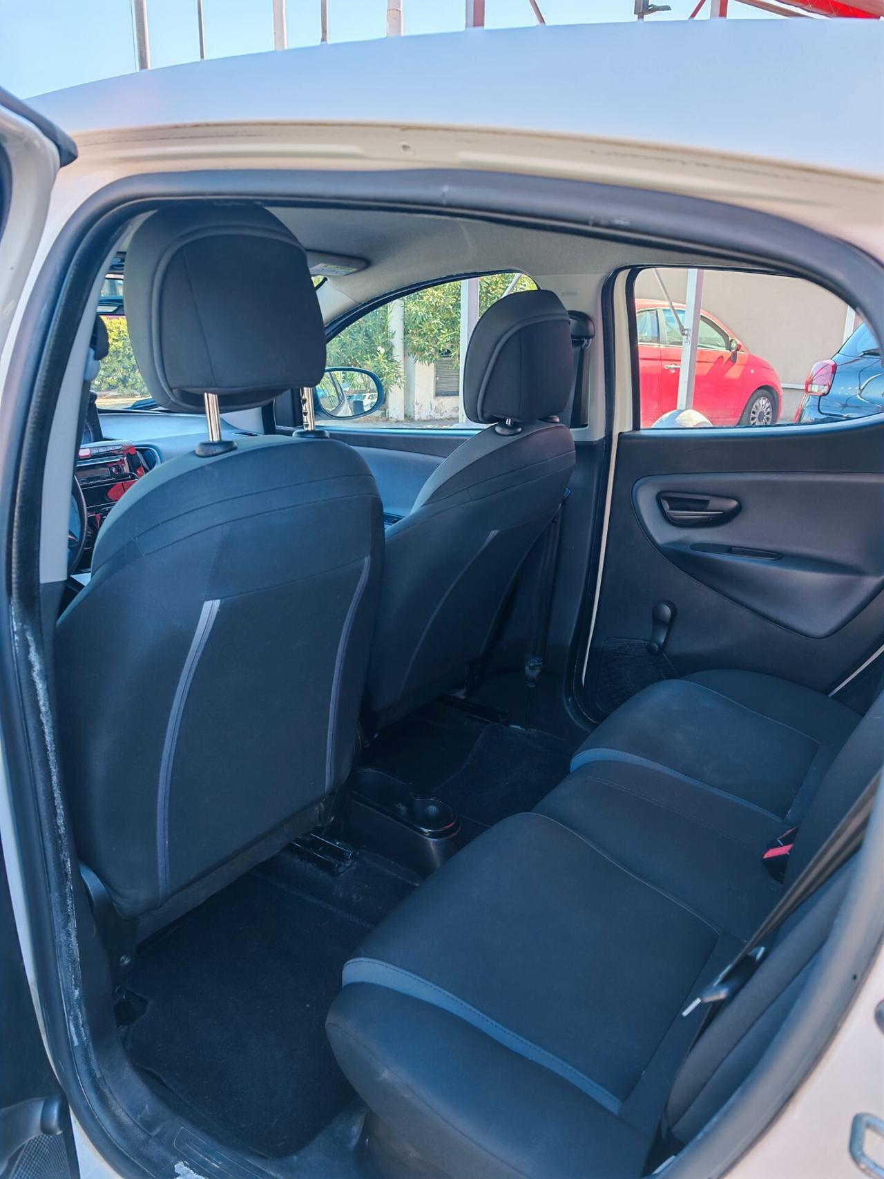 Lancia Ypsilon 0.9 TwinAir 85 CV 5 porte S&S DFN Platinum