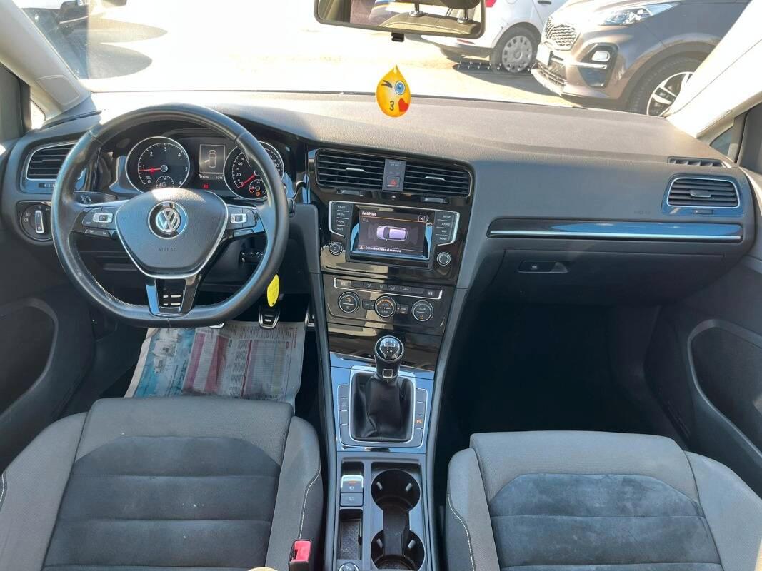 Volkswagen Golf 1.6 tdi Highline 5p