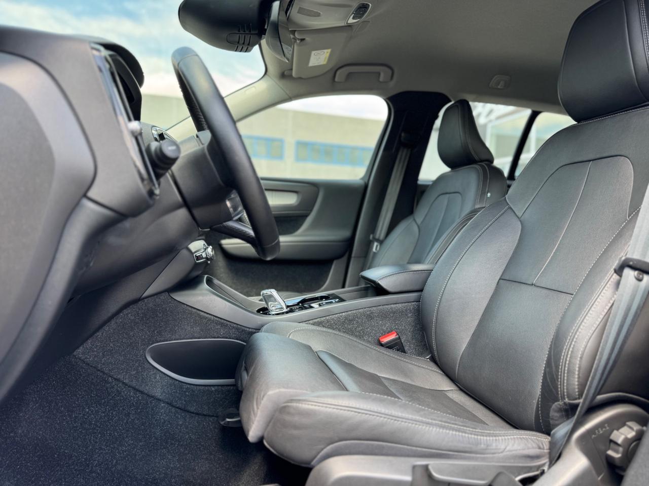 Volvo XC40 T5 Recharge Plug-in Hybrid R-design