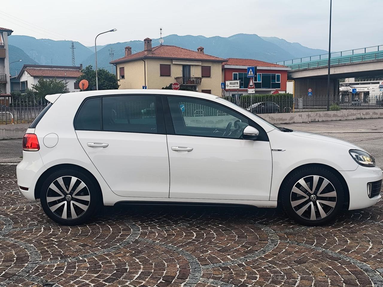 Volkswagen Golf 2.0 TDI 170CV DPF DSG 5p. GTD