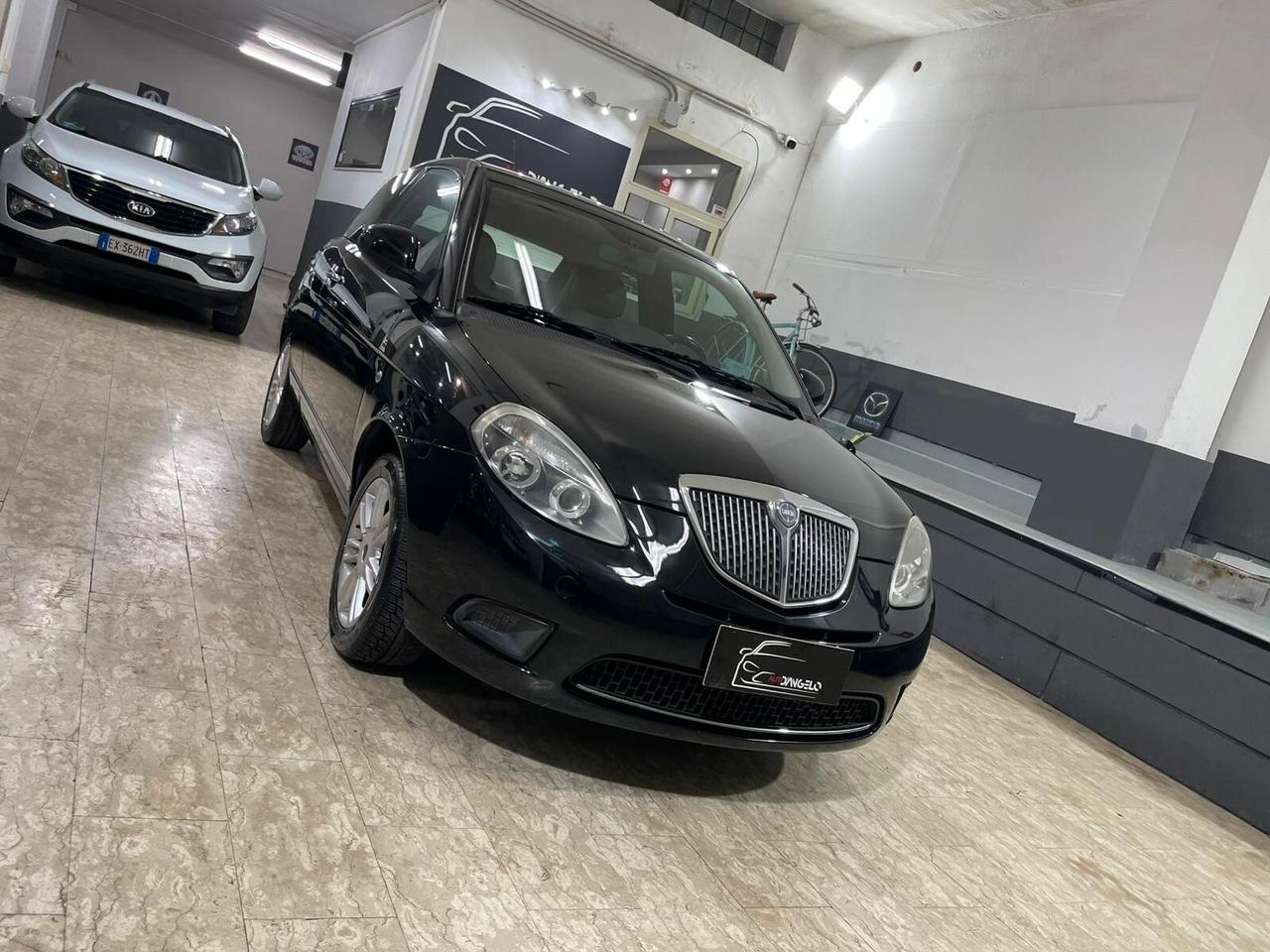 Lancia Ypsilon 1.3 MJT 75 CV Elle