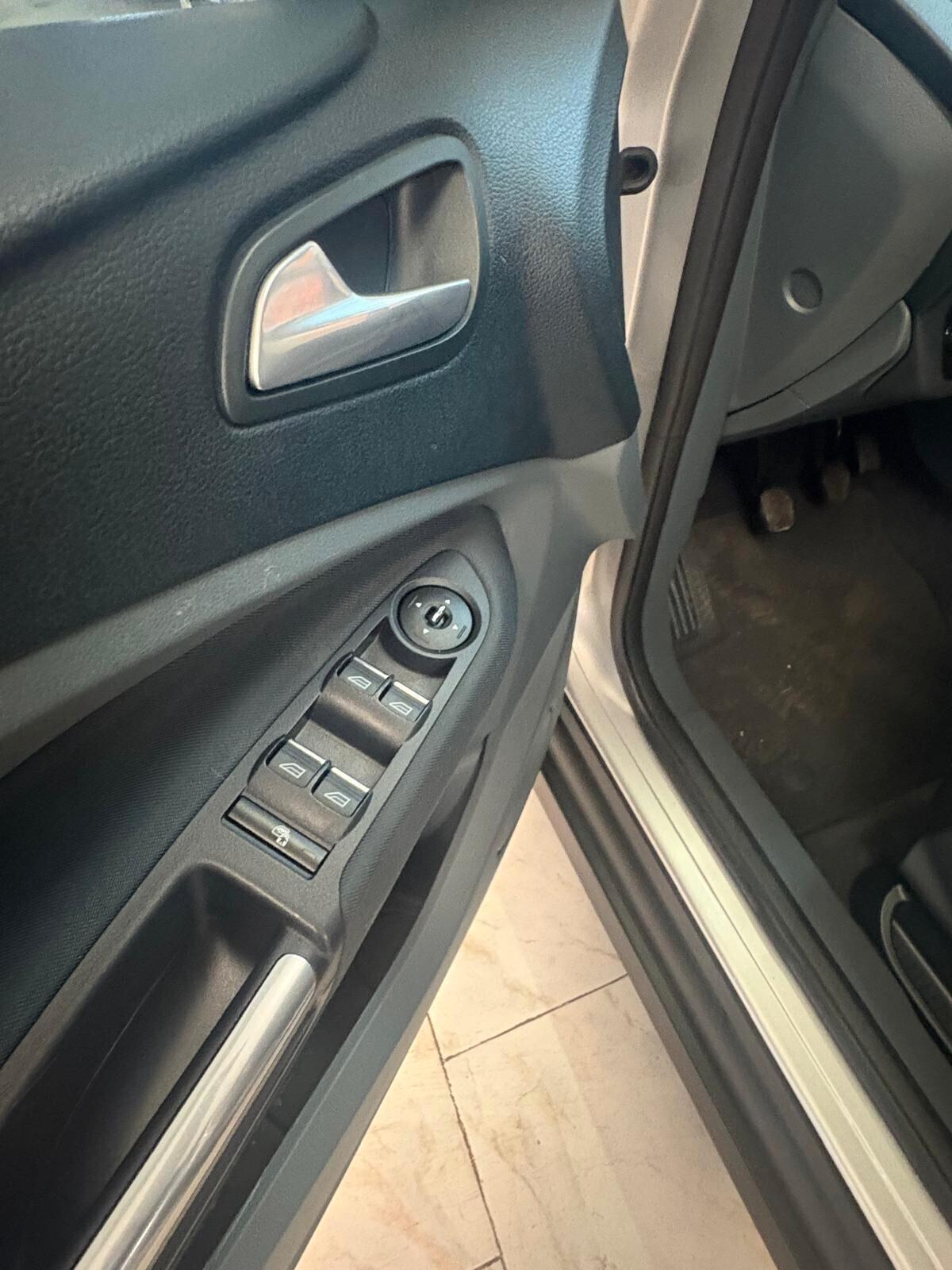 Ford C-Max 1.6 TDCi 115CV Titanium