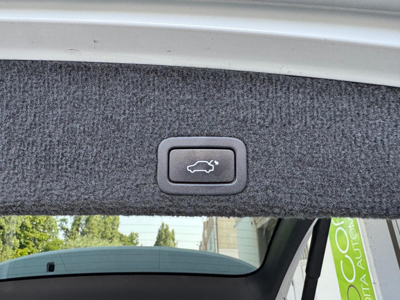 Volvo XC 60 2.4 d4 R-design AWD Gear GARANZIA24MESI