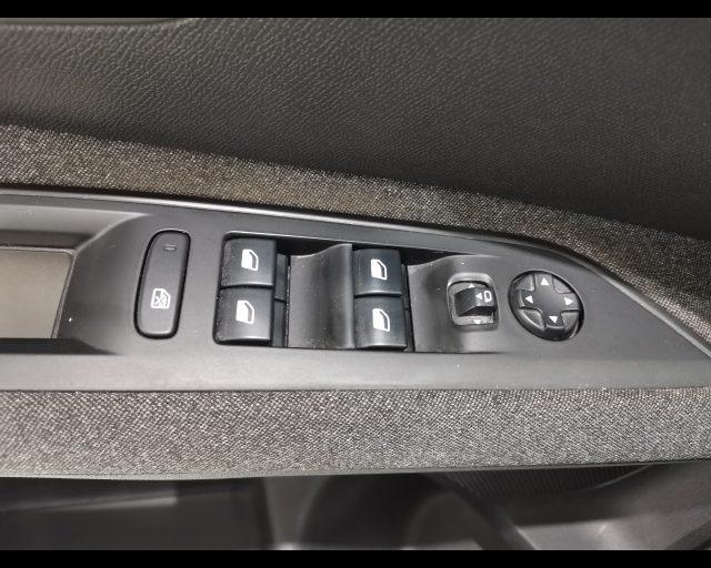 PEUGEOT 5008 BlueHDi 120 S&S EAT6 Business