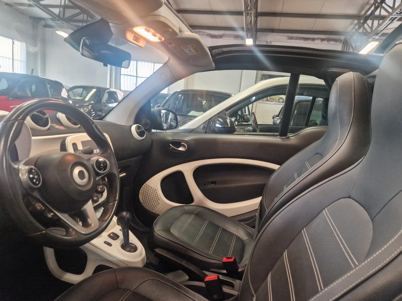 Passion cabrio strafull pelle navi telecamera sensori