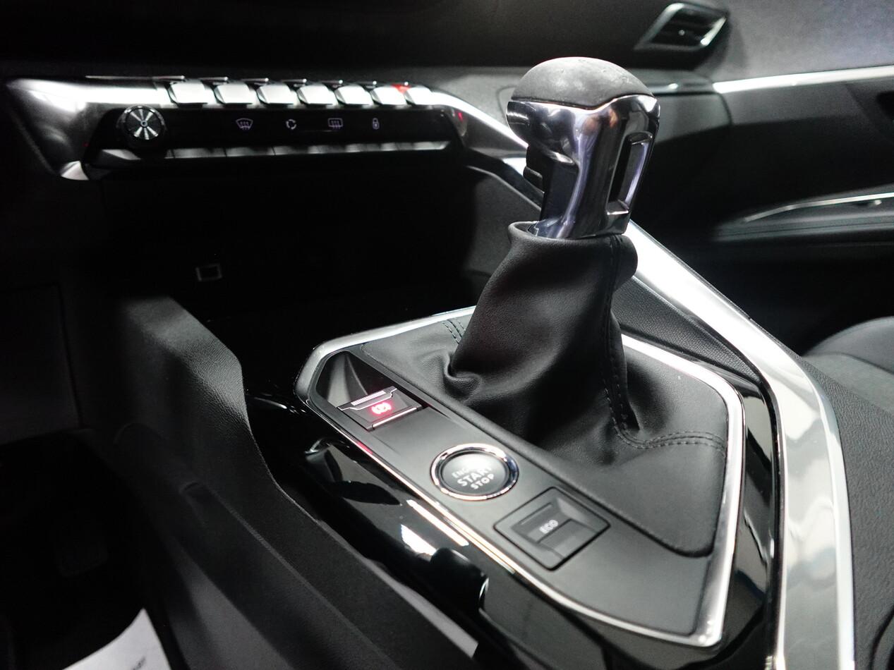 Peugeot 3008 II 1.5 BlueHDI 130 CV ALLURE