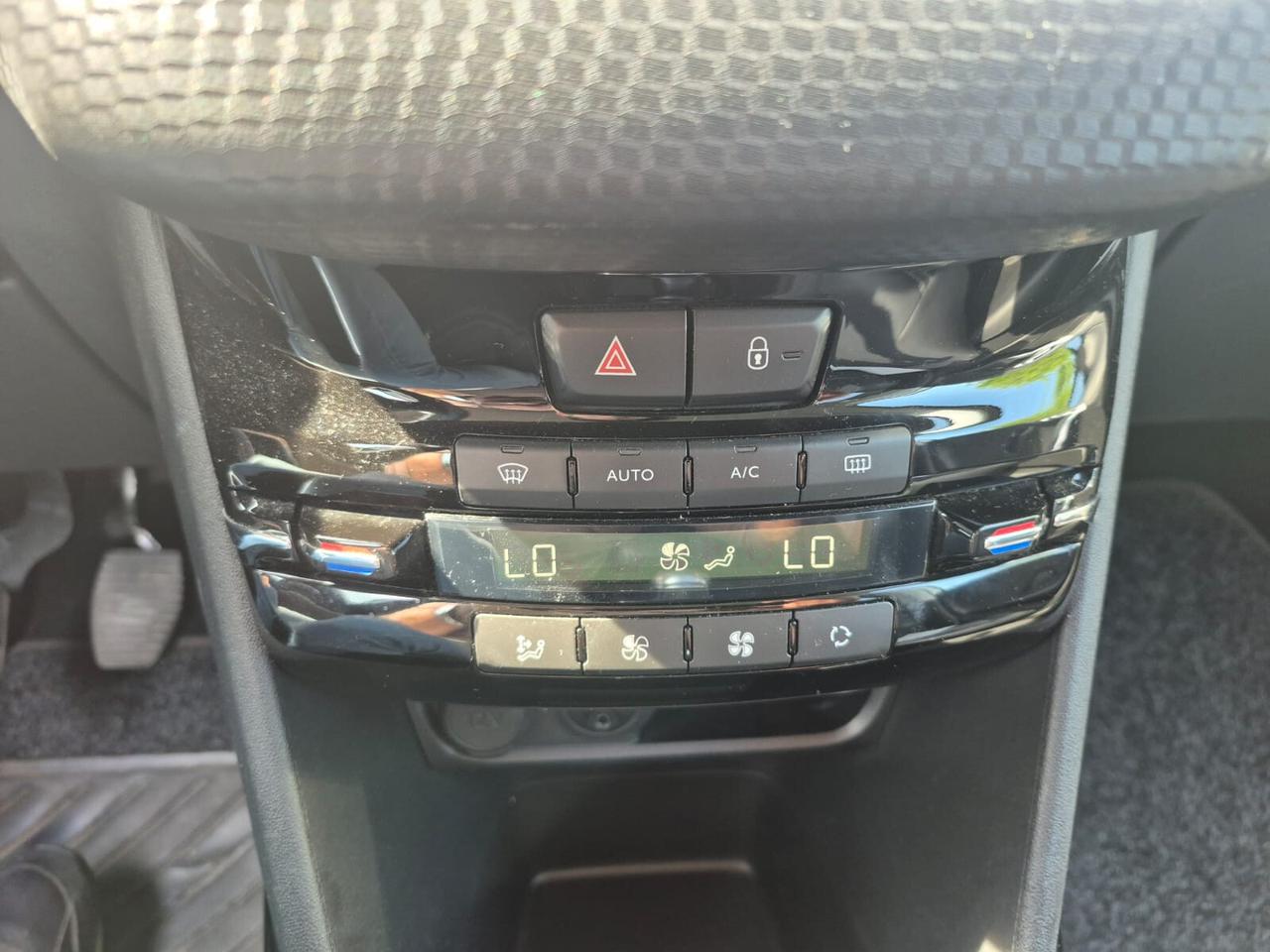 Peugeot 2008 120cv Outdor Adatta Neopatentati