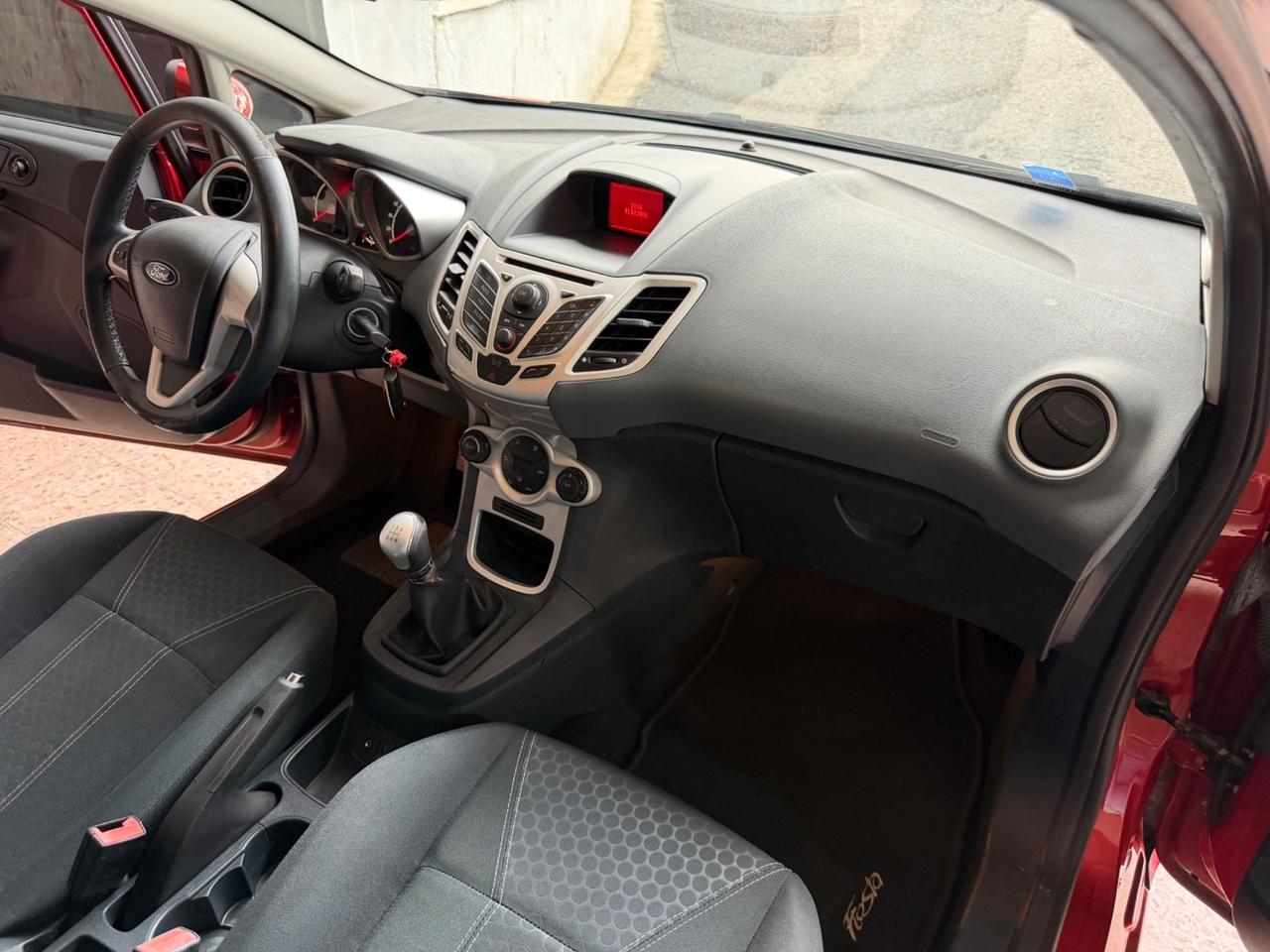 Ford Fiesta 1.4 TDCi 68CV 5 porte Titanium