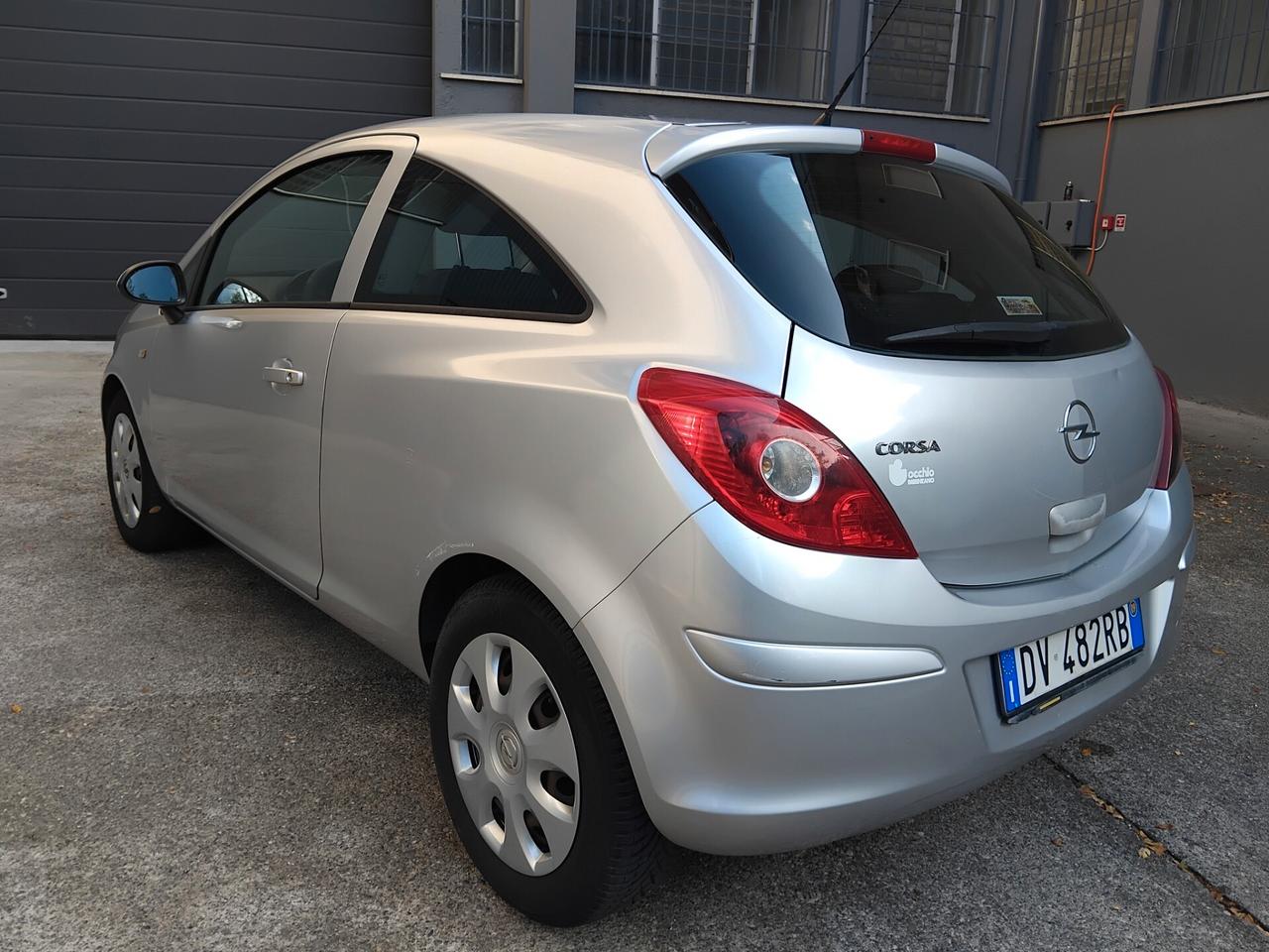 Opel Corsa 1.2 benzina