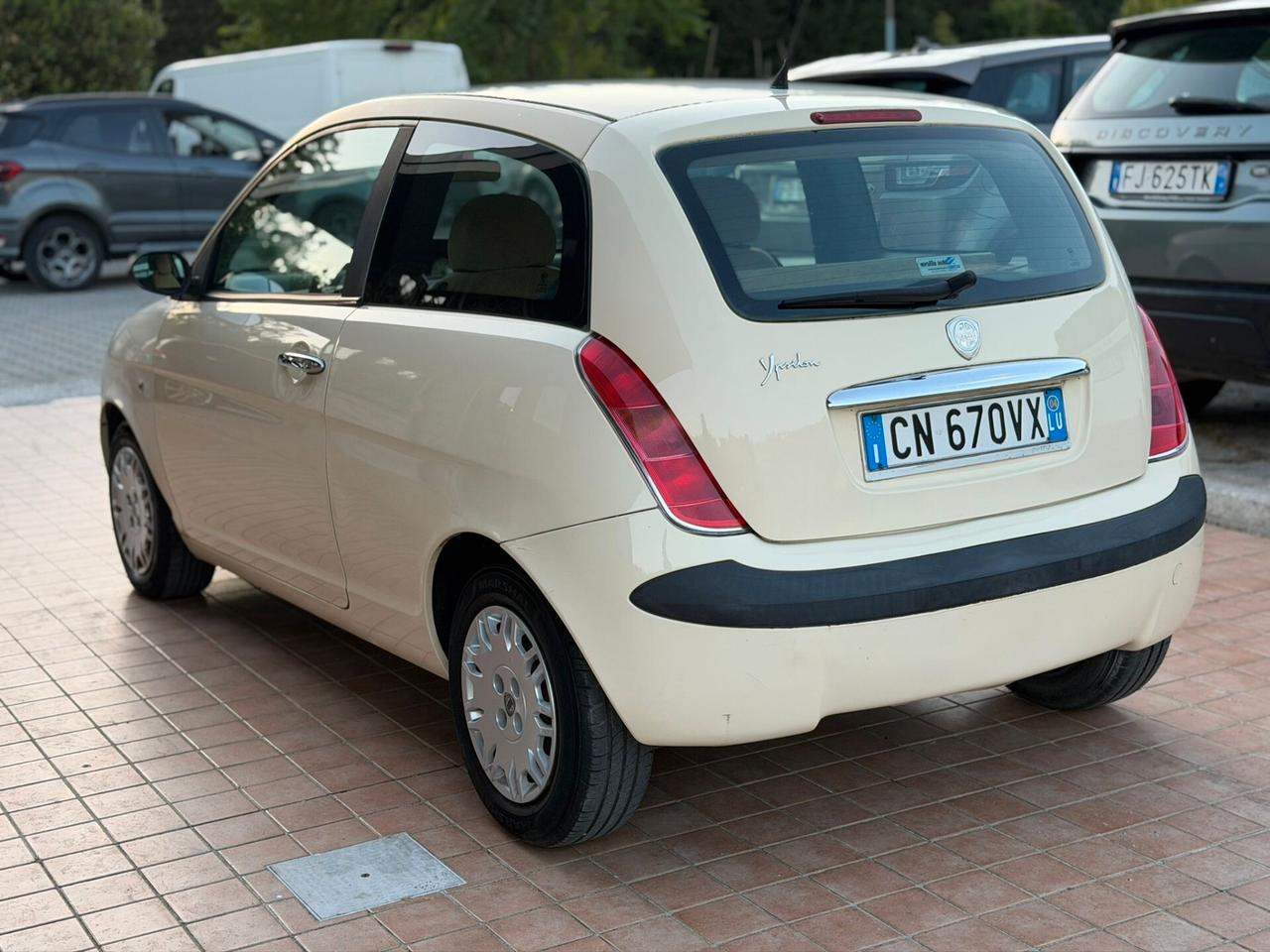 Lancia Ypsilon 1.4 16V Platino