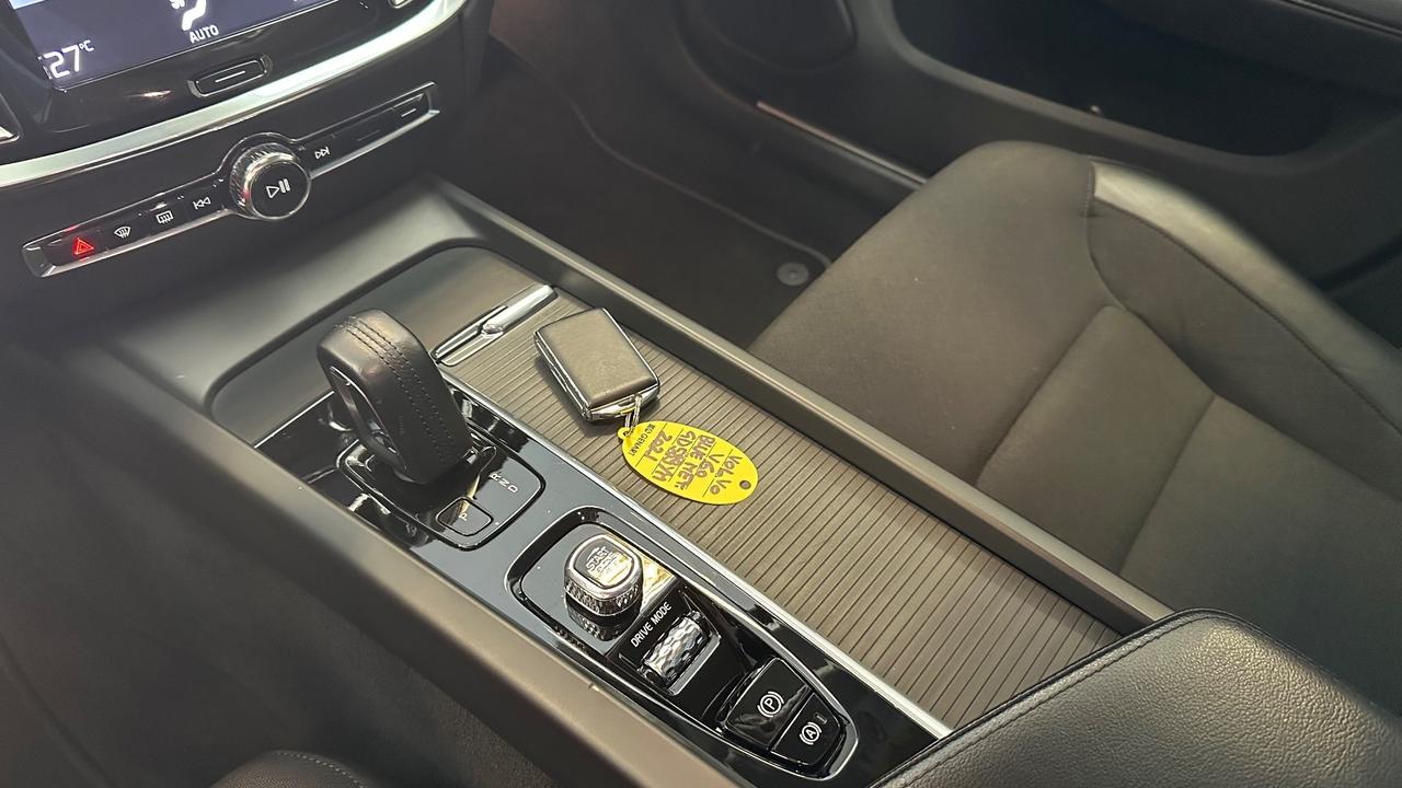 Volvo V60 B4 (d) Geartronic Momentum CROSS COUNTRY 4X4