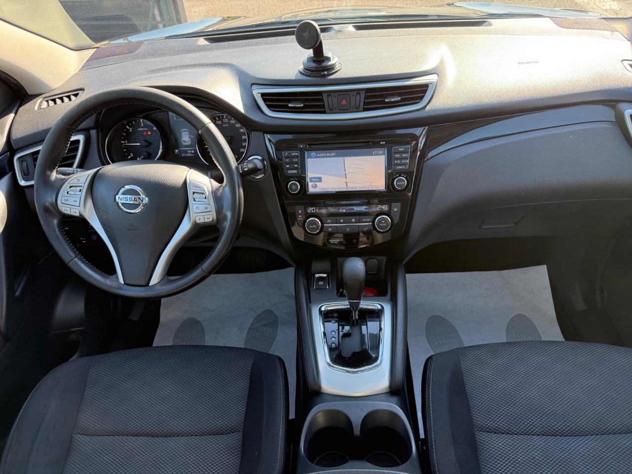 Nissan Qashqai 1.6 dCi 2WD Tekna-TETTO-NAVI.360