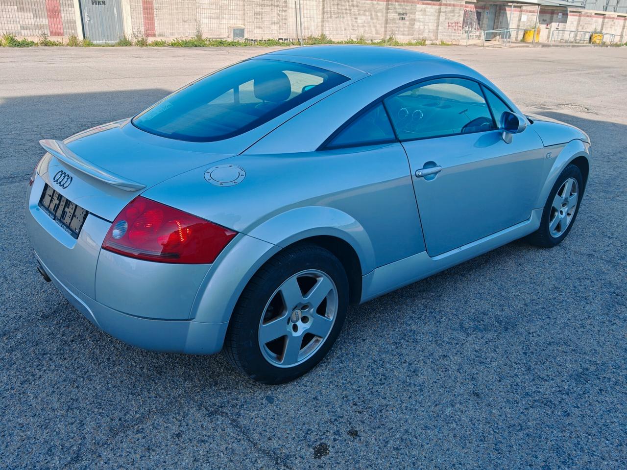Audi TT AUDI TT 1.8 20V 180CV PREZZO TRATTABILE DOPO VISIONE.