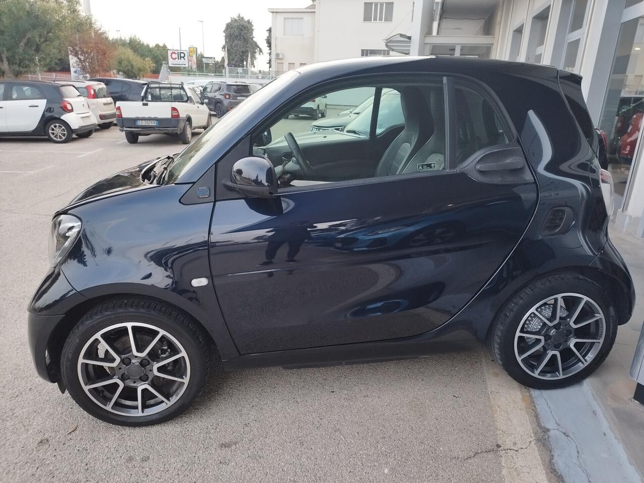 Smart ForTwo EQ BRABUS Style Parisblue