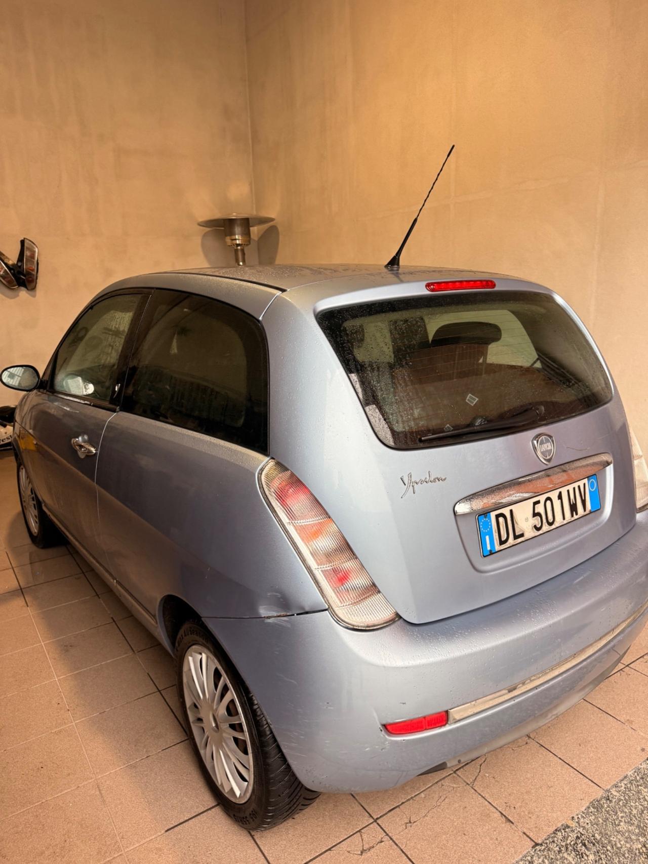 Lancia Ypsilon 1.4 Argento