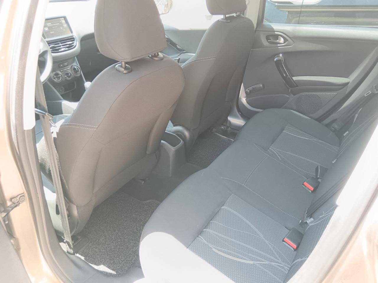 Peugeot 208 1.4 HDi 68CV 5P NEOPATENTATI