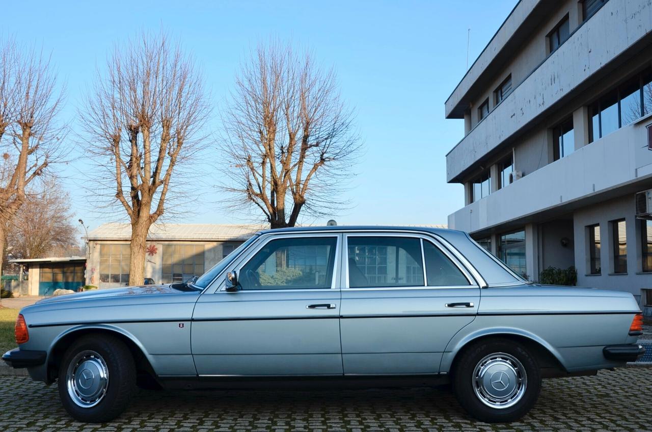 MERCEDES 240D RESTAURATA, 2 proprietari, da Collezione!
