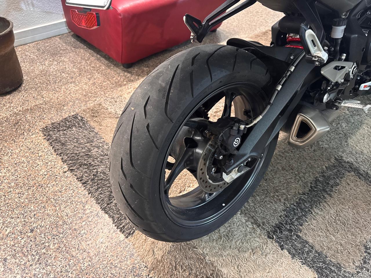 Triumph Street Triple R 765