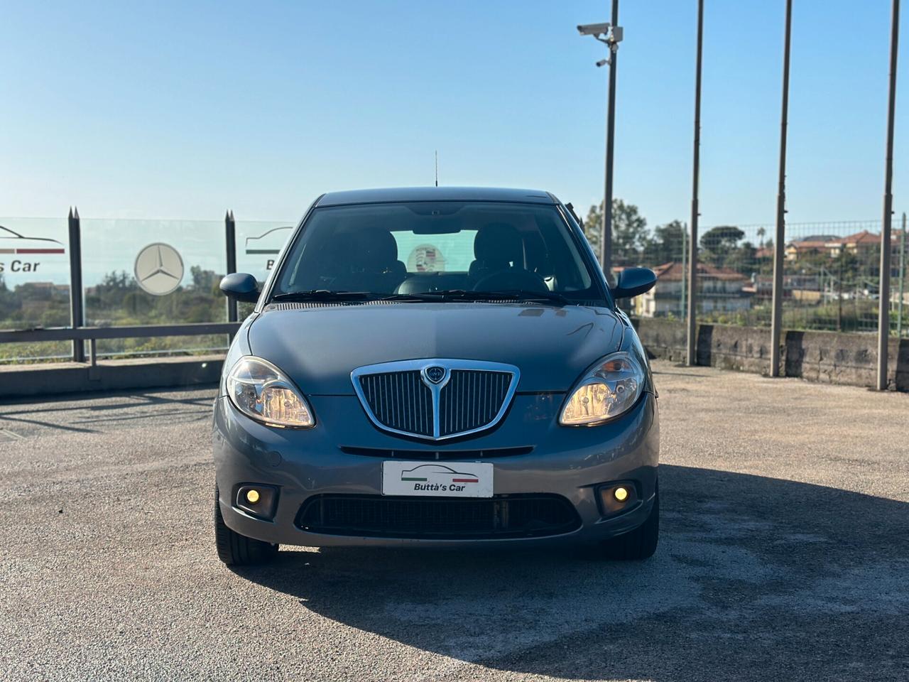 Lancia Ypsilon 1.3 MJT 90 CV Platino