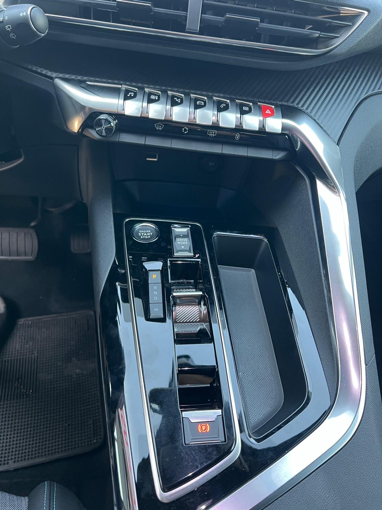Peugeot 3008 Plug-in Hybrid 195 e-DCS7 GT