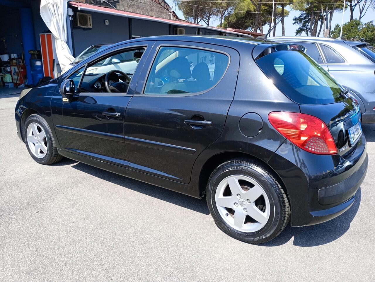 Peugeot 207 1.4 HDi 70CV 5p. ONE Line