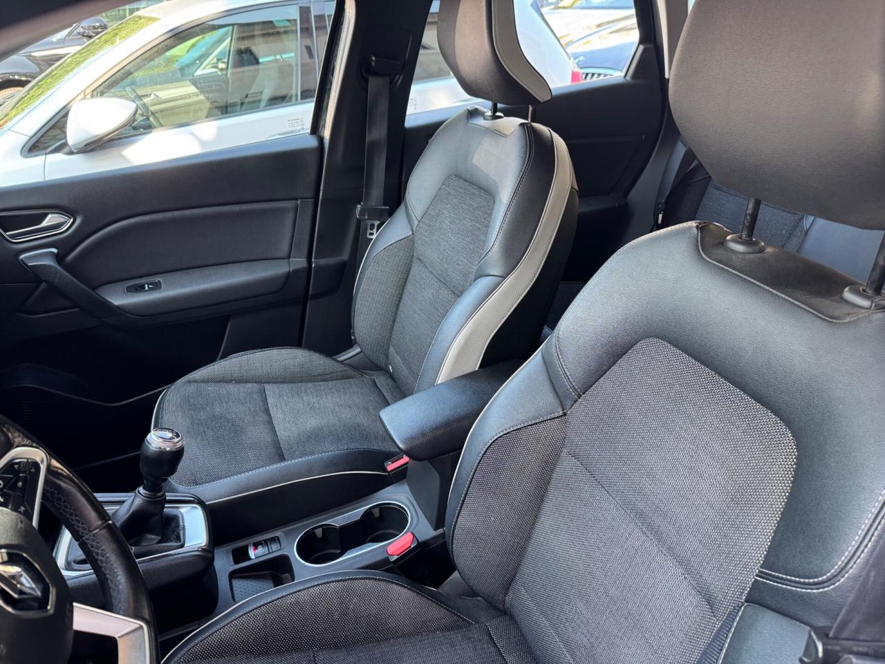 Renault Captur TCe 100 CV Intens