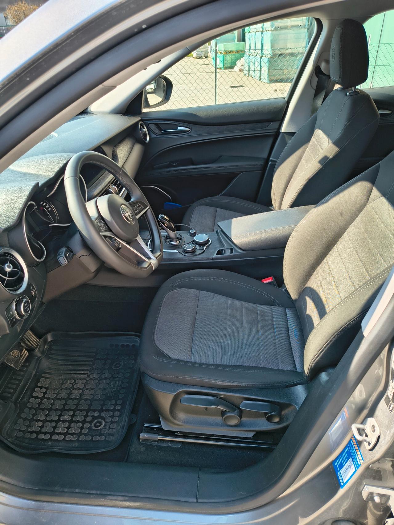 Alfa Romeo Stelvio 2.2 Turbodiesel 160 CV AT8 RWD Business