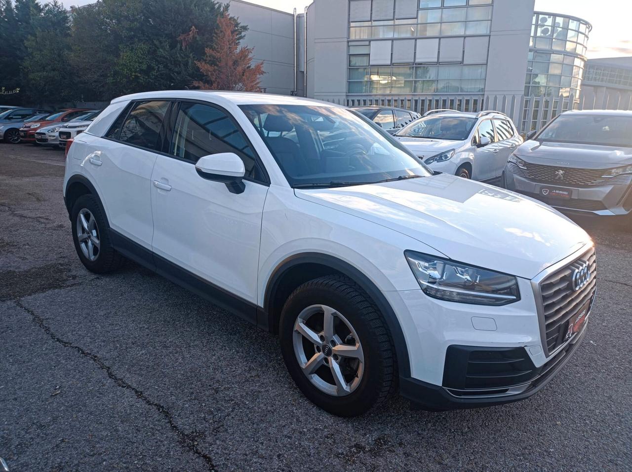 Audi Q2 30 TFSI Business