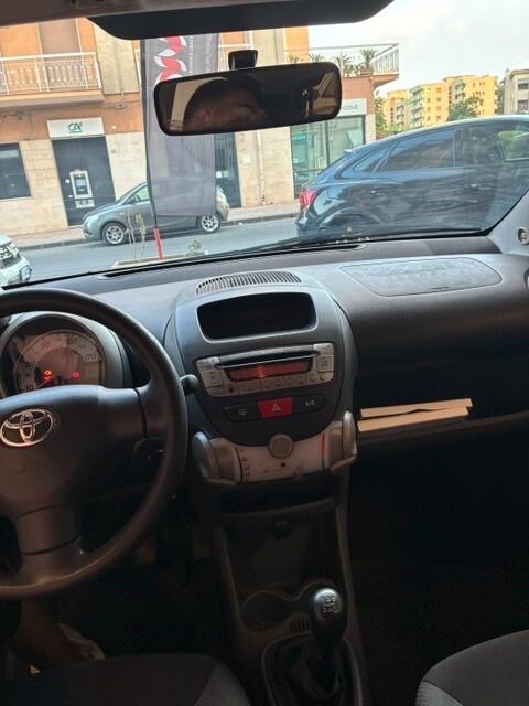 Toyota Aygo 1.0 12V VVT-i 5 porte Sol