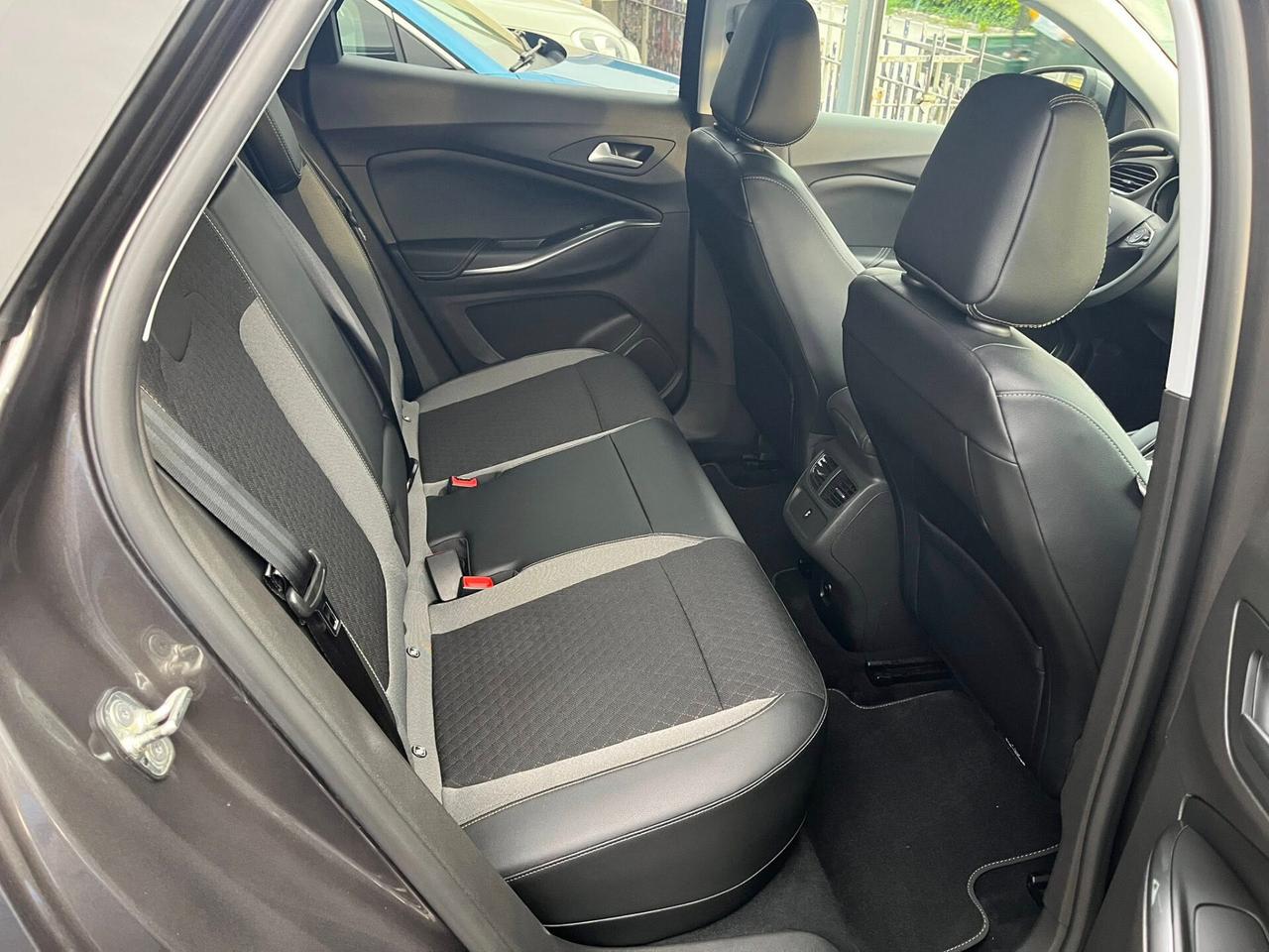 Opel Grandland X 1.6 Hybrid4 Plug-in 200CV aut. AWD