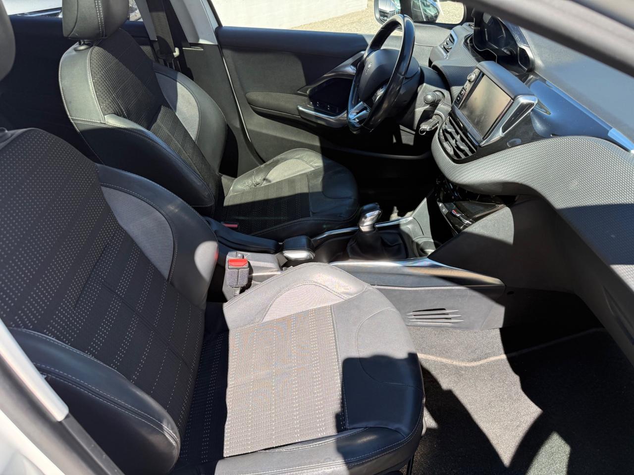 Peugeot 2008 1.2 VTi 82CV Allure