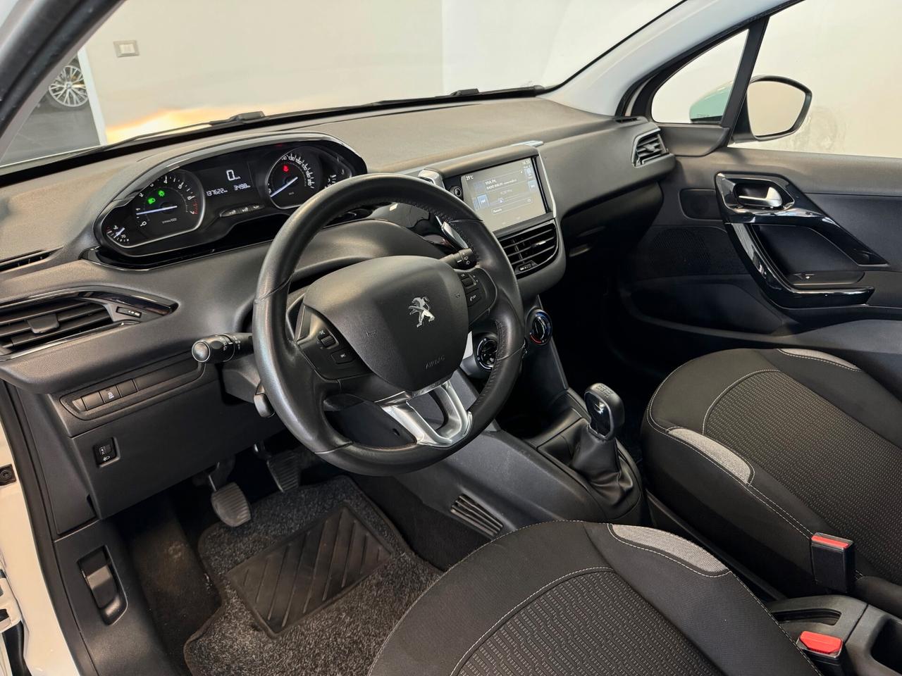 Peugeot 208 PureTech 82 5 porte Active NEOPATENTATI UNIPROP.