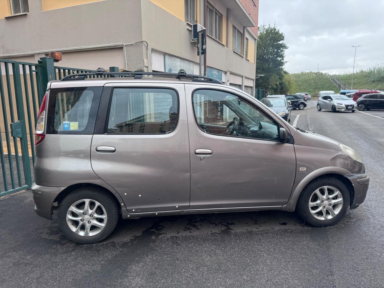 Toyota Yaris Verso 1.3 84cv UNIPRO