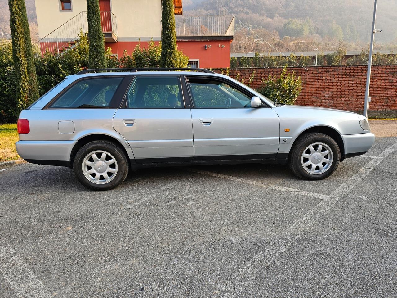 Audi A6 2.0 16V cat Avant quattro