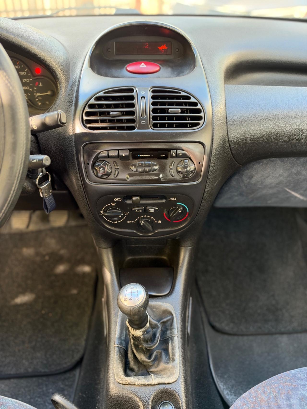 Peugeot 206 1.1 5p. XT GPL