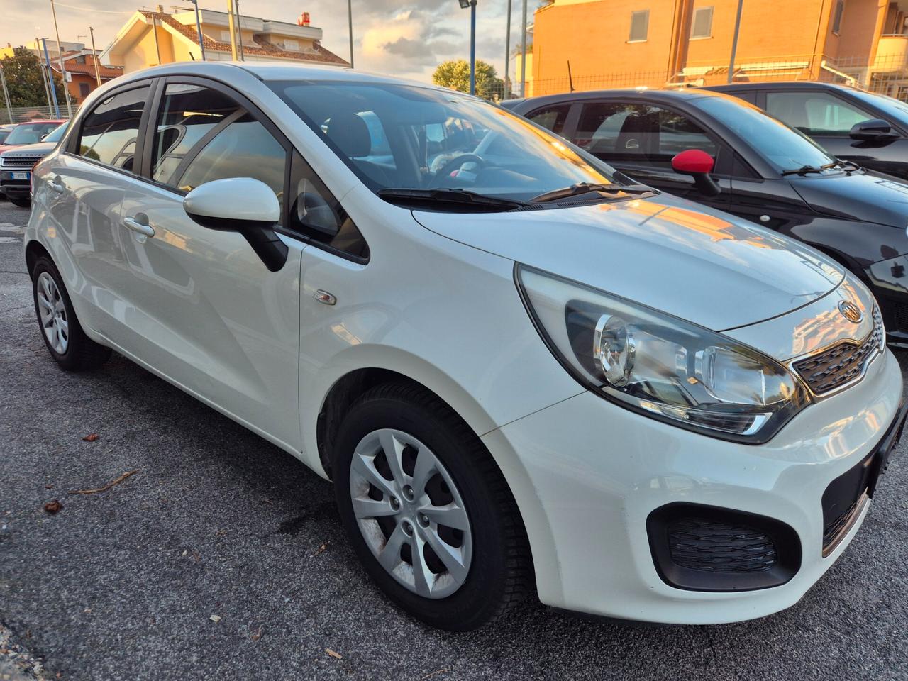 Kia Rio 1.1 CRDi WGT 5p. LX UNIPRO 22