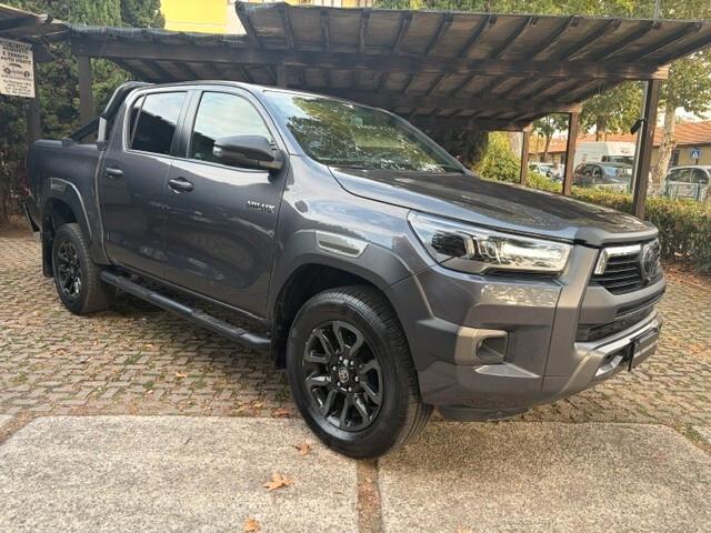 Toyota Hilux 2.4 D-4D A/T 4WD 4 porte Double Cab Invincible