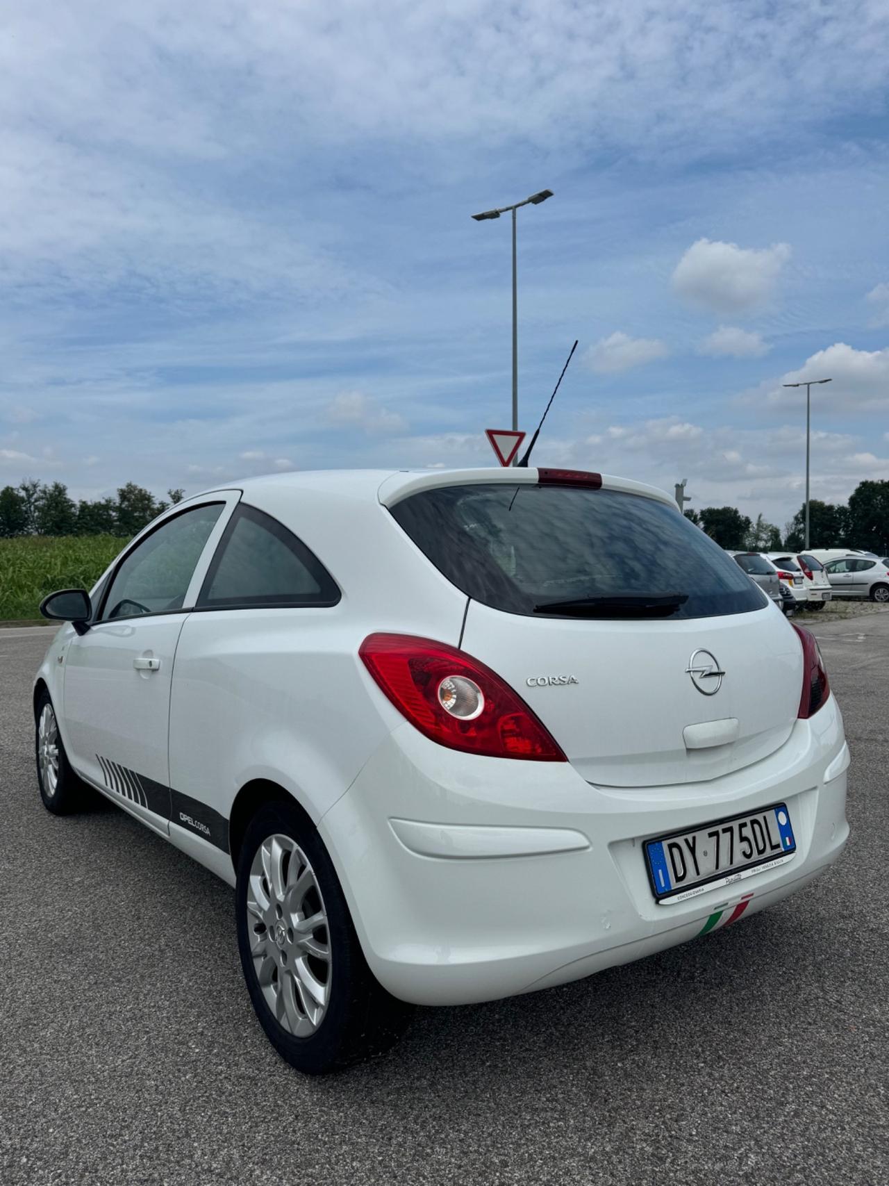 Opel Corsa 1.2 80CV 3 porte GPL-TECH Enjoy