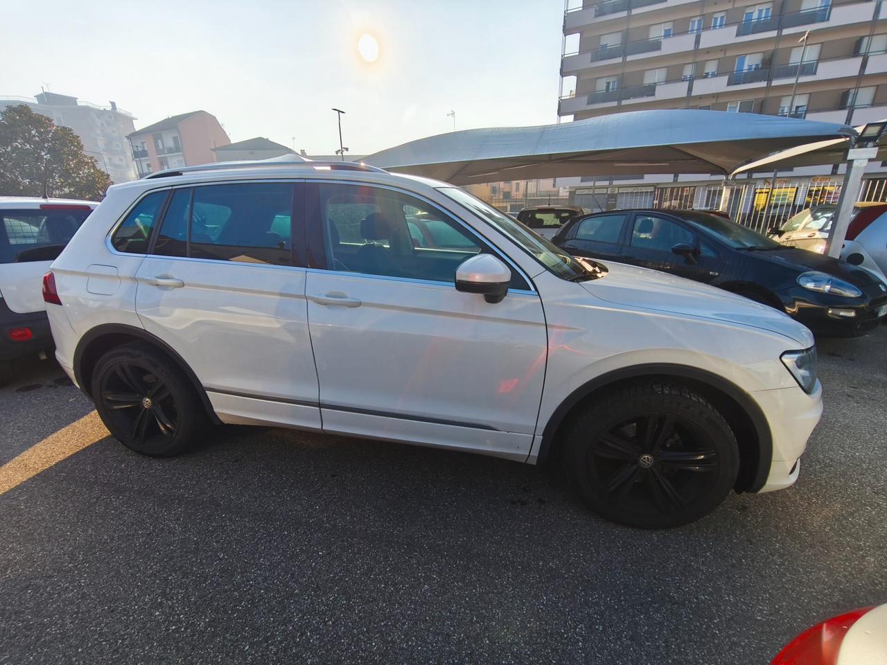 Volkswagen Tiguan 2.0 TDI SCR DSG Business BlueMotion Technology