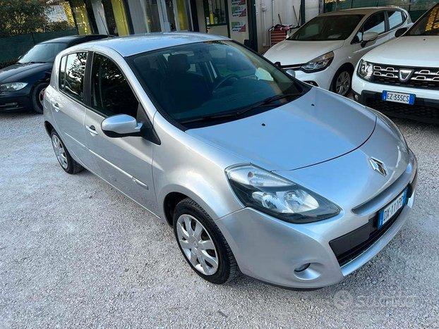 Renault clio neopatentati