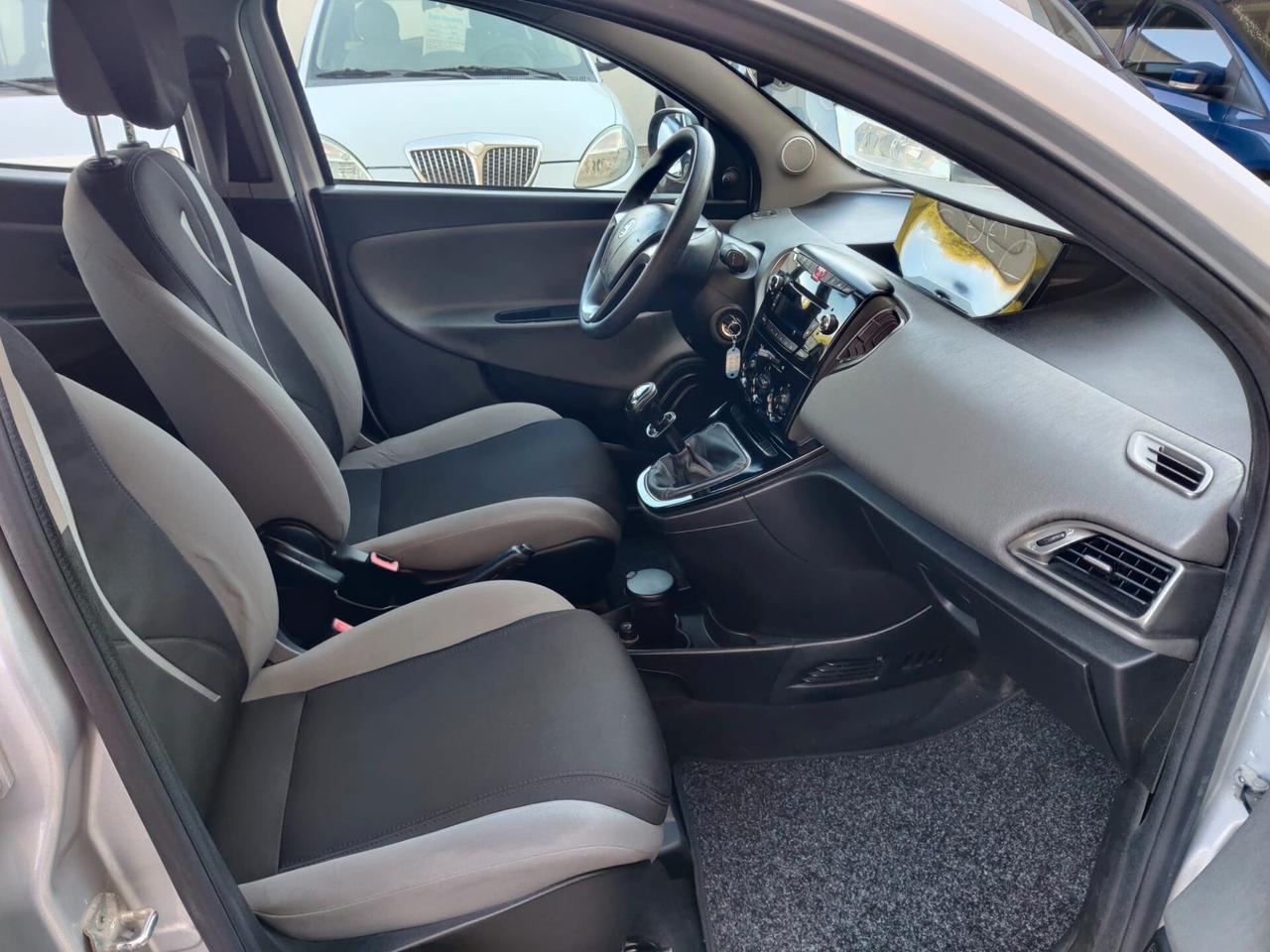 Lancia Ypsilon 1.2 Benzina