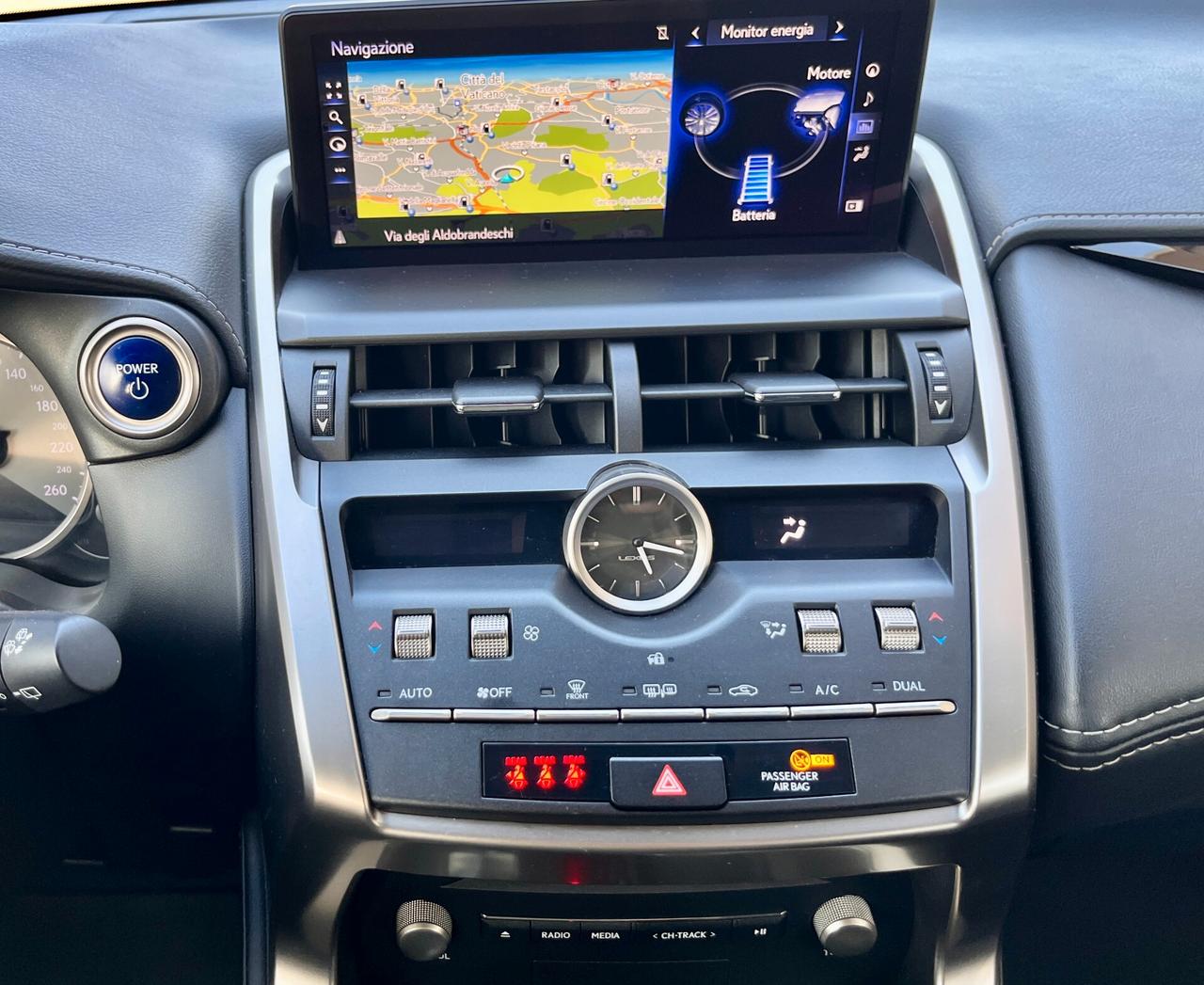 Lexus NX 300h Hybrid 4WD Business
