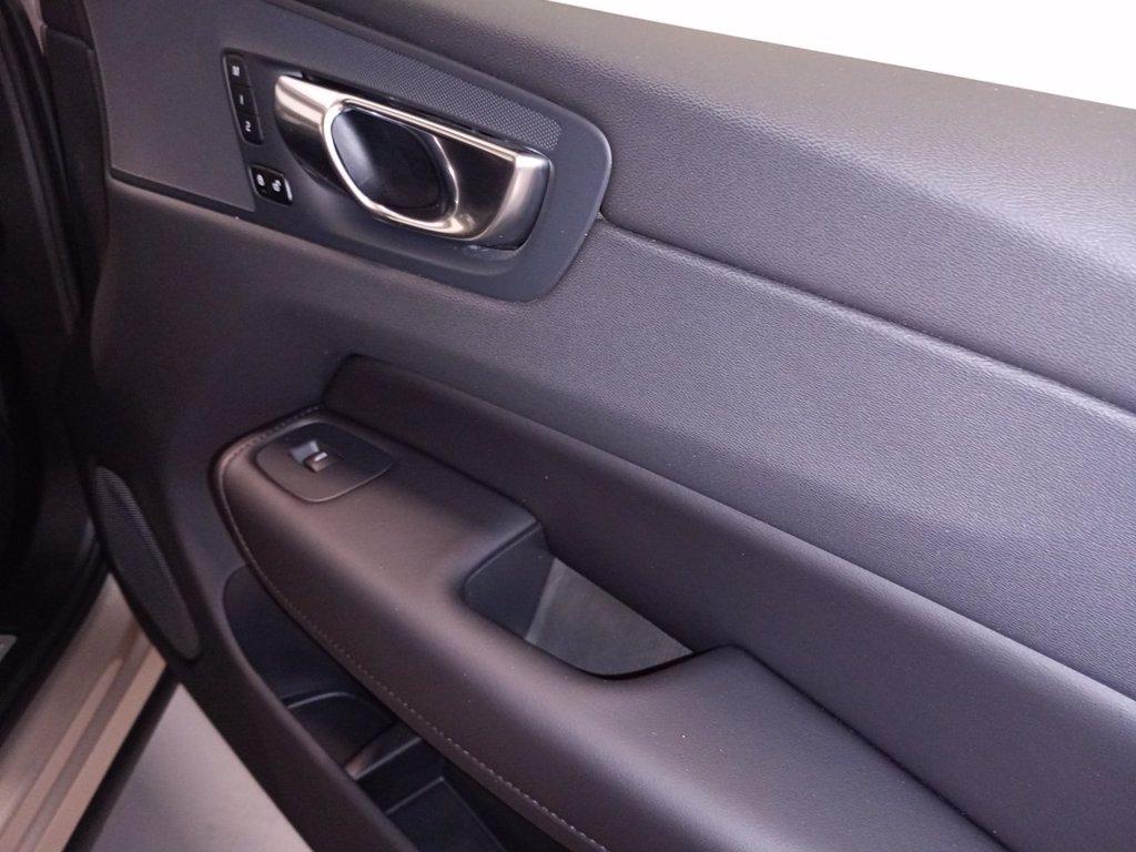 VOLVO XC60 2.0 b4 Plus Dark awd auto del 2024